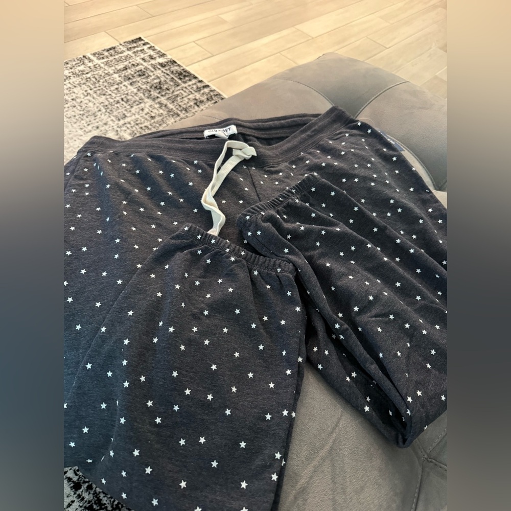 Old navy gray and white star jogger